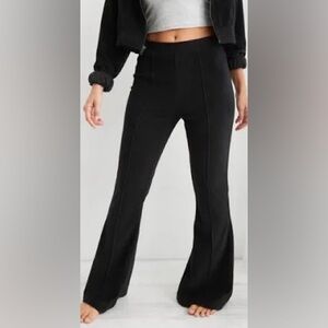 Aerie Groove- On Ribbed Velour Flared Pants